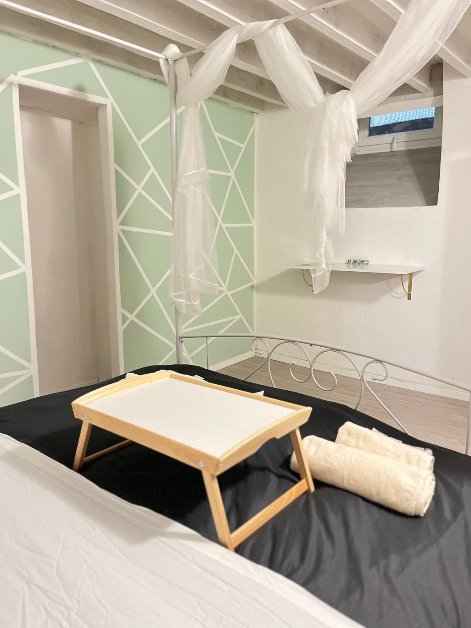 Genova Centro Affittacamere- Bagno In Comune Buitenkant foto